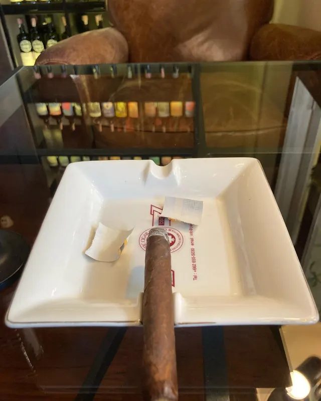A cigar with its band intact