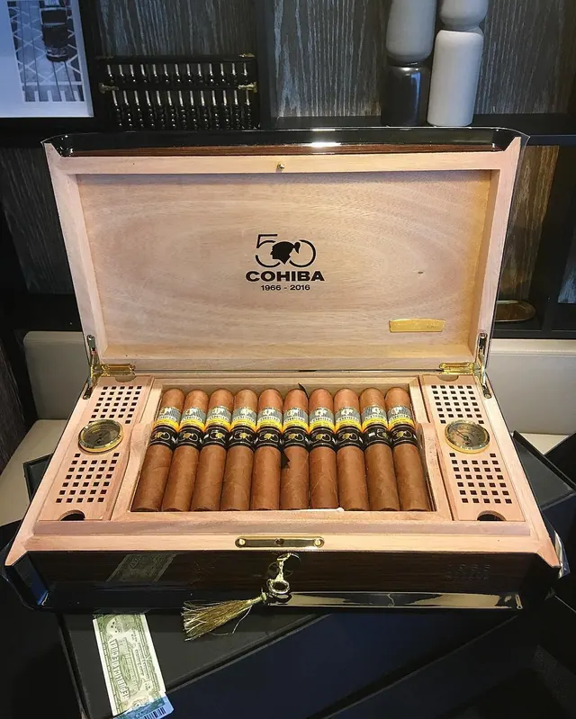 Cohiba Majestuosos 1966 humidor